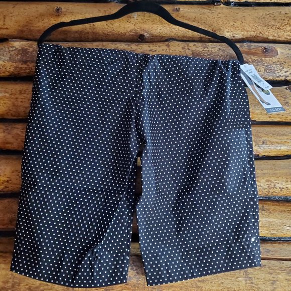S.C. & Co. Polka Dot Tummy Control Pull-On Capris Size 10 - Picture 1 of 8